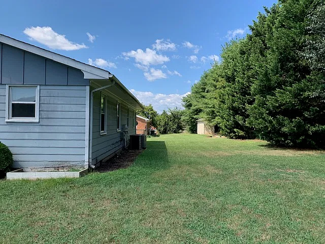 2 bed, 825 sqft, $1,500 — Photo 2