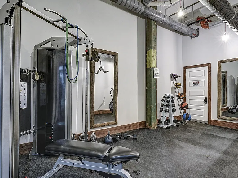 110 W Market St — Photo 30