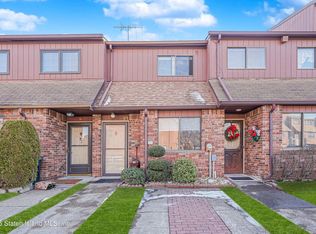 91 Gateway Dr, Staten Island, NY