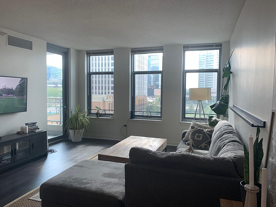 1st image of 365 N Jefferson St APT 611