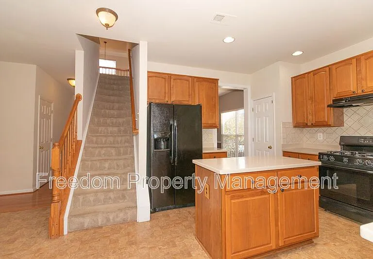 6758 Sutton Oaks Way — Photo 36
