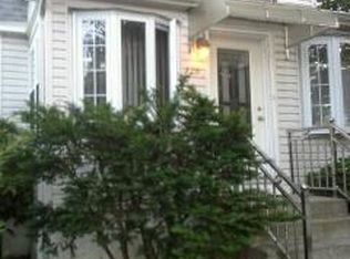 128 Roosevelt Ave, Valley Stream, NY 11581