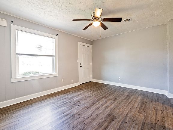 3rd image of 100-123 Sycamore Ct #111
