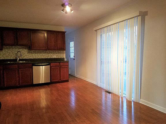 3rd image of 1261 N Elmwood Dr