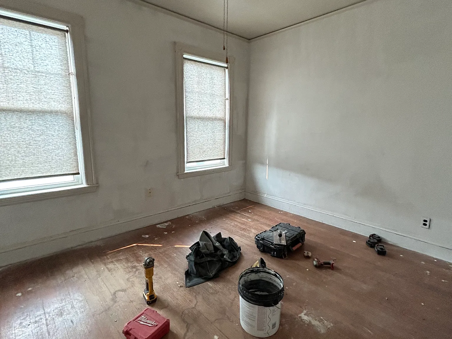 4 bed, 1.5 bath, 99 sqft, $4,500 — Photo 3