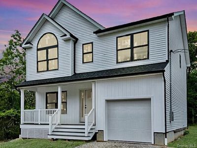 21 Malta Place, Mastic, NY, 11950