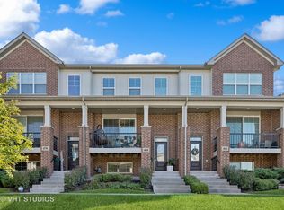 468 Woodmoor Dr, Lombard, IL 60148