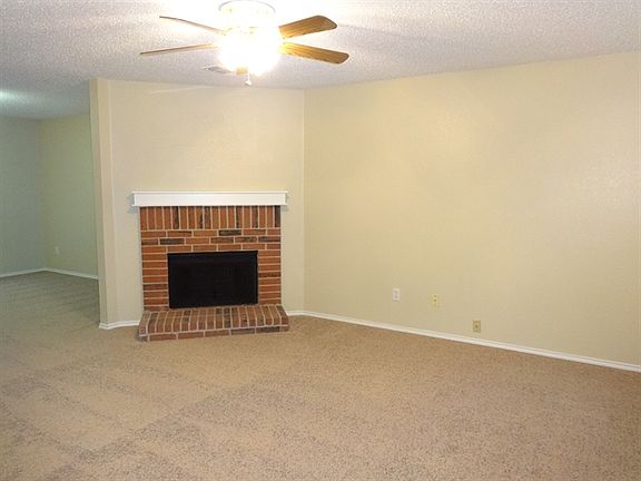 4th image of 516 Merton Ct