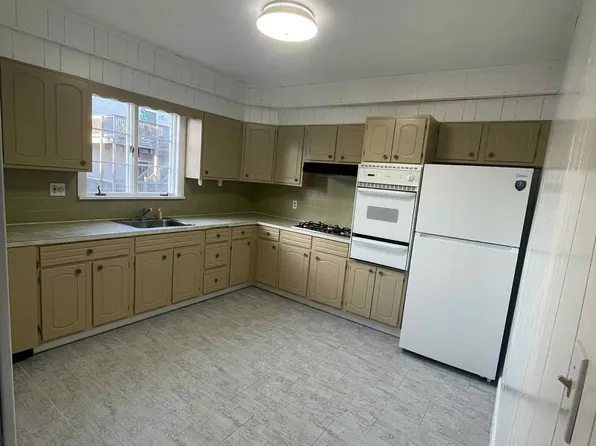44 Morton St, Fall River, MA