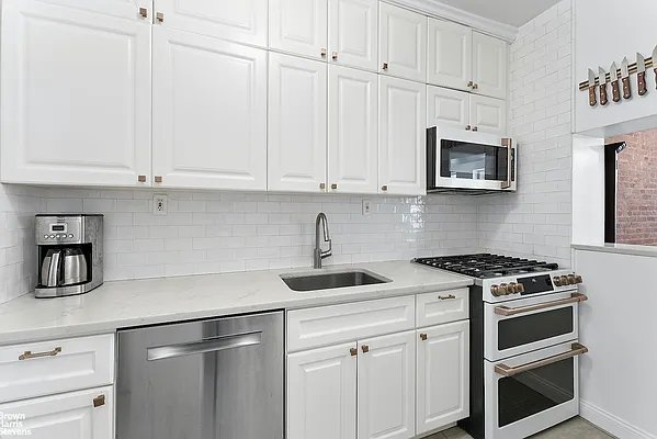 Sold by Brown Harris Stevens | media 5