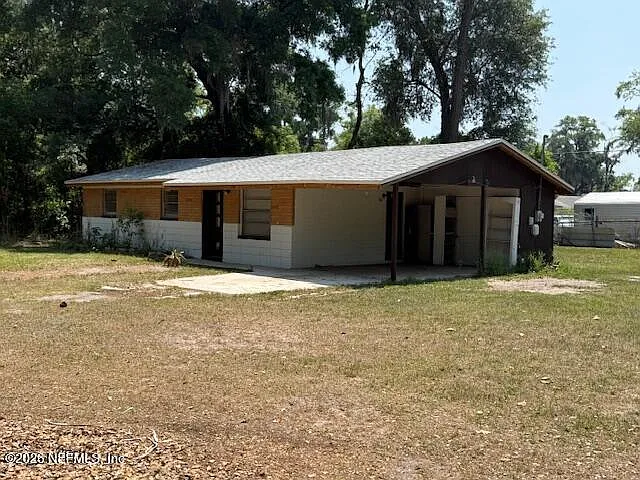 3 bed, 1.0 bath, 2184 sqft, $1,200 — Photo 1
