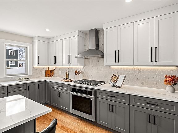 4th image of 35 Neillian Way #35A