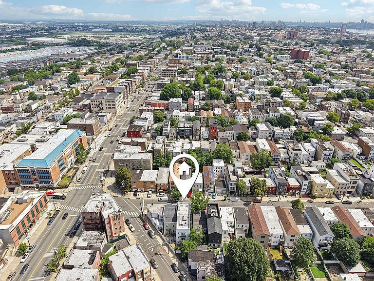 131 Zabriskie St #1 — Photo 42