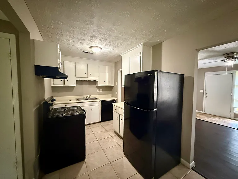 3630 Dundale Rd — Photo 4