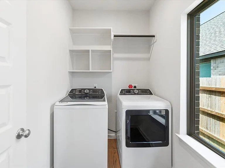 154 Blackborrow Dr — Photo 36