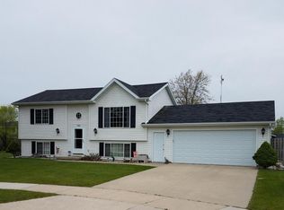 720 Lakeside Ct, Two Rivers, WI 54241