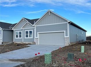 1212 SE Windbreak Dr, Lees Summit, MO 64081