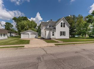 218 E Main St, Cyrus, MN 56323