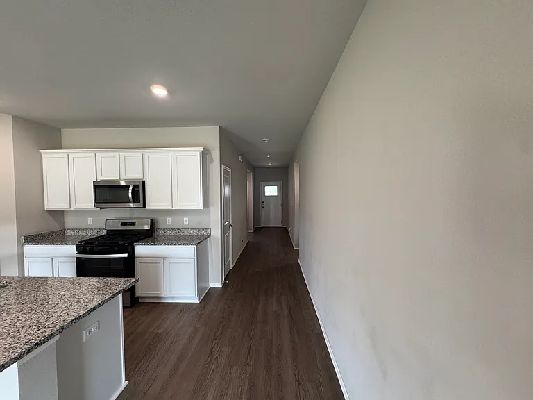 2705 Spring Creek St — Photo 6
