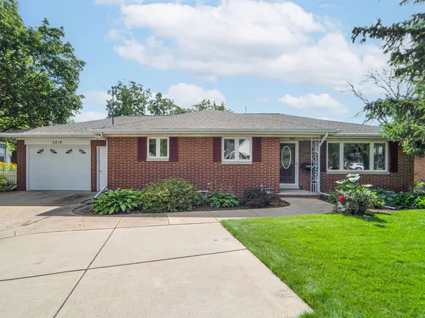 3219 S Webster Ave, Green Bay, WI 54301
