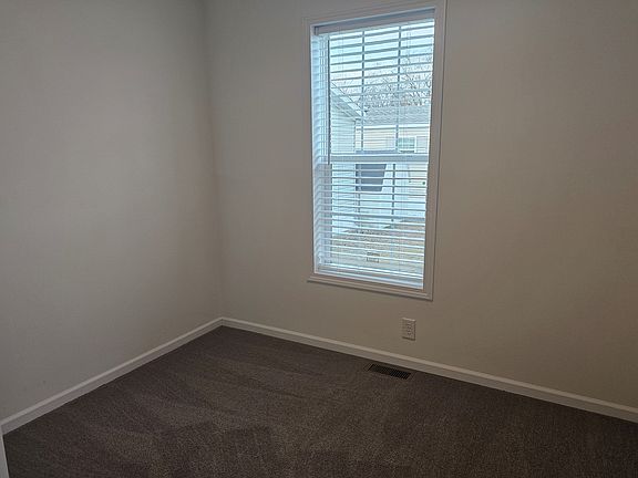4th image of 101 Centerbrook Dr SE #93