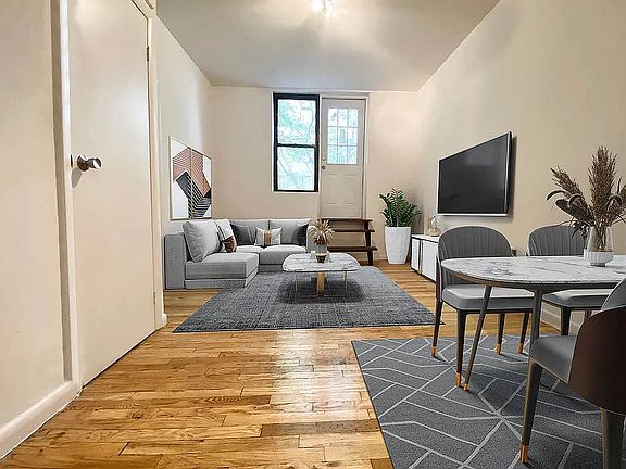 3rd image of 307 W 29th St #3D