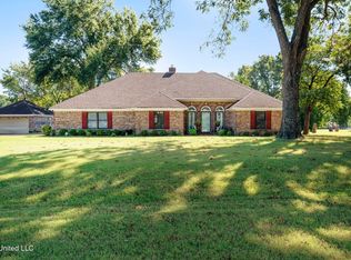 8740 Oakwood Ln, Olive Branch, MS 38654