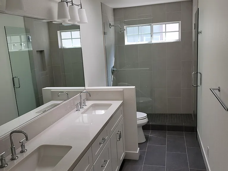 Primary bath en-suite to Master Bedroom.