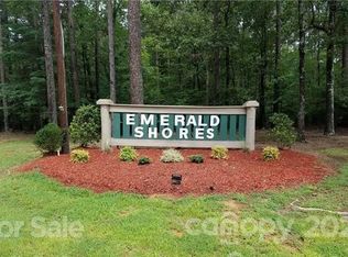 8 Emerald Shores Rd, Mount Gilead, NC 27306