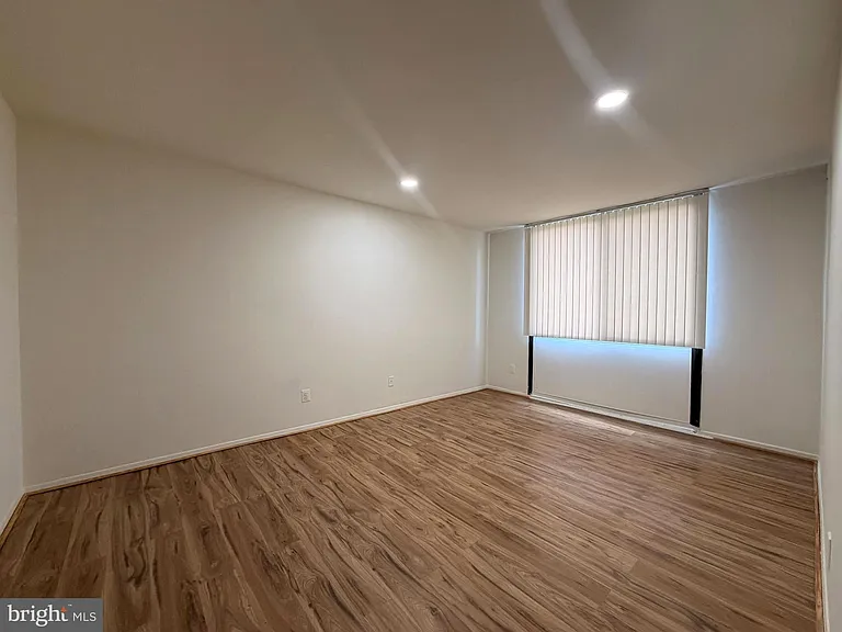 487 N Armistead St #203 — Photo 12