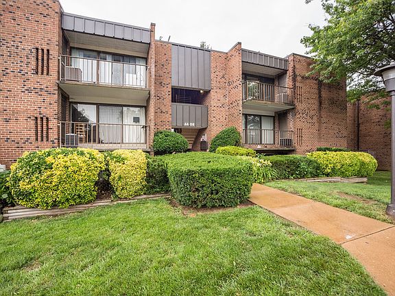 2nd image of 4408 Island Pl APT 104