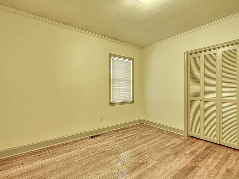 831 John B White Sr Blvd — Photo 37