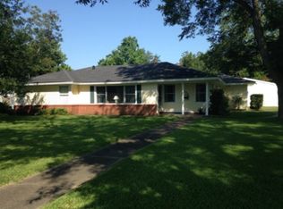 6277 Adams St, Groves, TX 77619