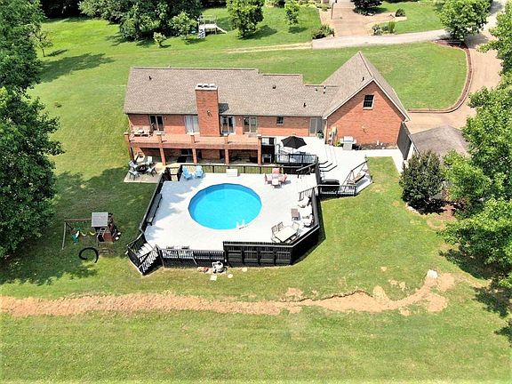 2nd image of 1400 Bradley Dr