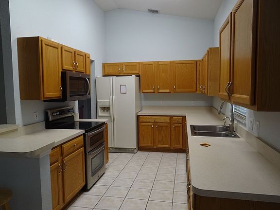 3rd image of 4570 Fernway Dr