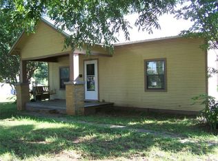 601 S Robberson Ave, Wynnewood, OK 73098