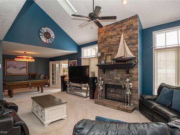 3rd image of 4839 Pond Dr NW