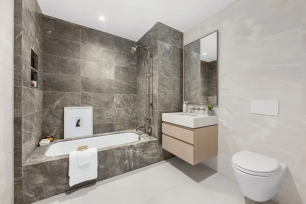 Sold by Nest Seekers International | media 4