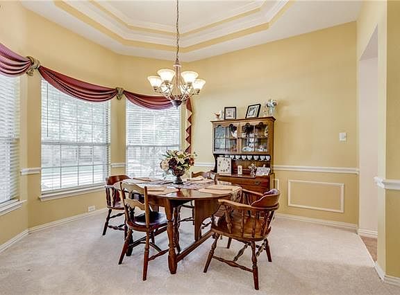 4th image of 3632 Banks Cir