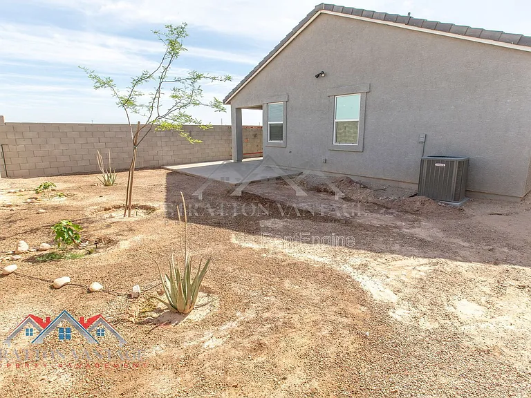 1673 N Wrigley Dr — Photo 41