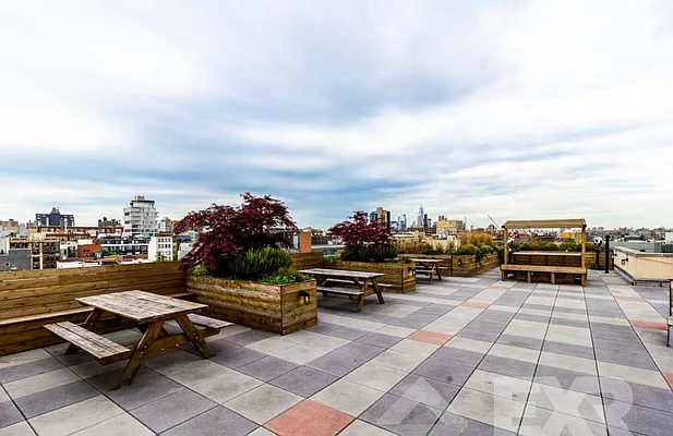 Rented by EXR | media 122