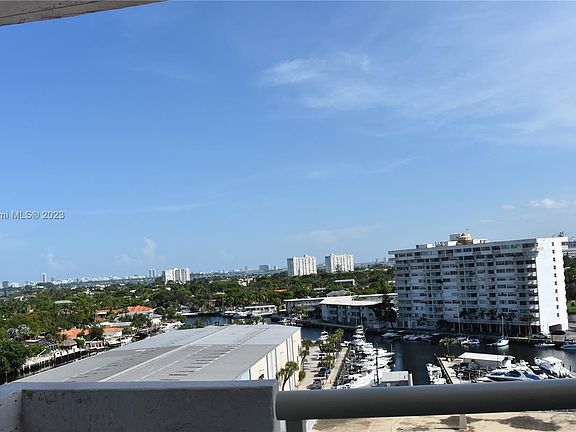 3rd image of 13499 Biscayne Blvd APT 914
