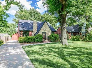 250 N Parkwood Ln, Wichita, KS 67208
