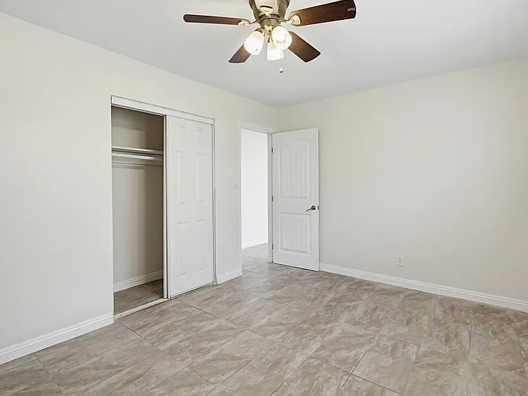 4255 1/2 Altadena Ave — Photo 11