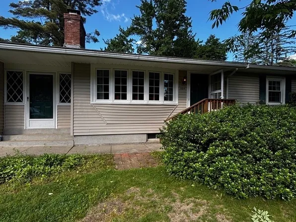 164 W Bacon St, Plainville, MA 02762