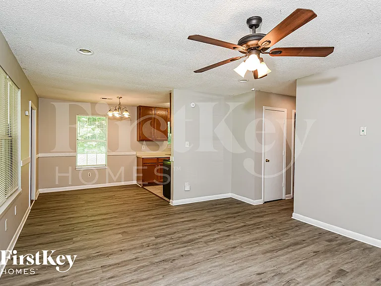 117 Whispering Pine Ln NE — Photo 4