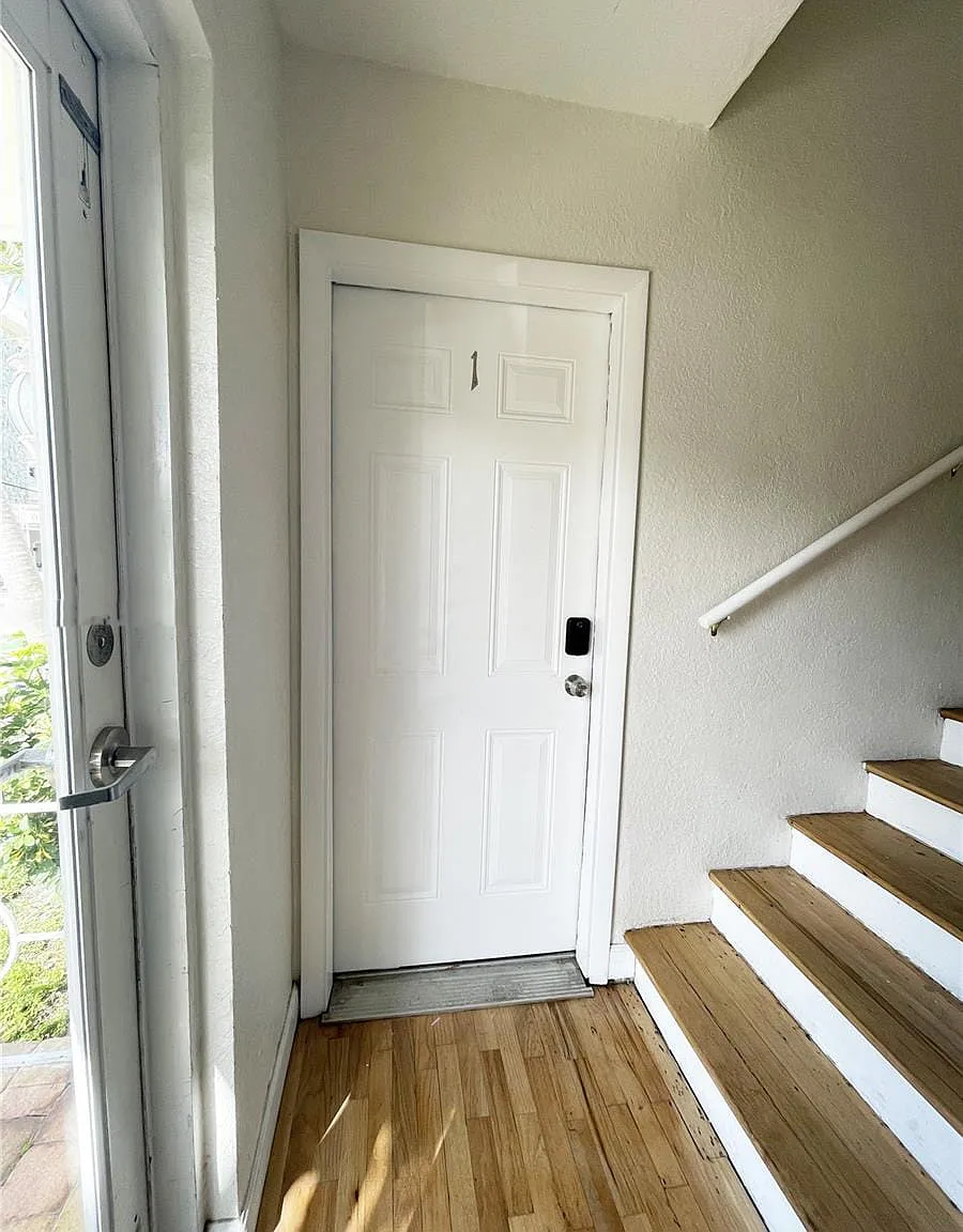 2 bed, 862 sqft, $2,500 — Photo 1