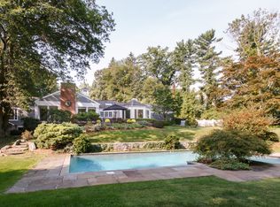 82 Woodway Ridge Ln, New Canaan, CT 06840