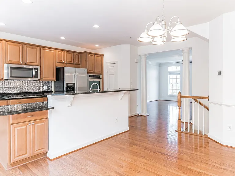 908 W Glebe Rd — Photo 12