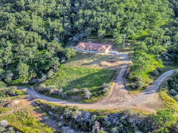 27557 Paradise Valley Ln, Clovis, CA 93619